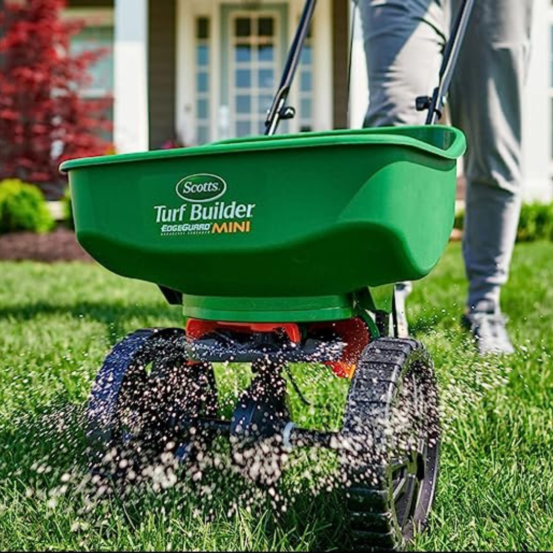 Scotts（スコッツ）社 Turf Builder Mini Scotts Turf Builder EdgeGuard Mini Push Broadcast Spreader Holds